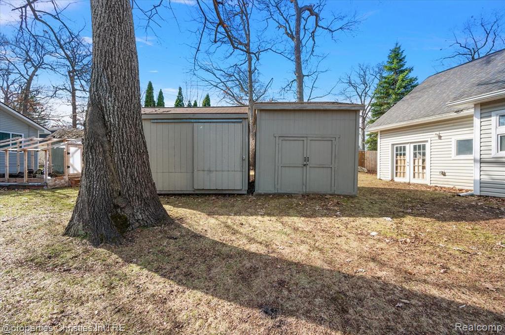 5832 Glen Echo Drive, Howell, MI 48843 — Photo 18