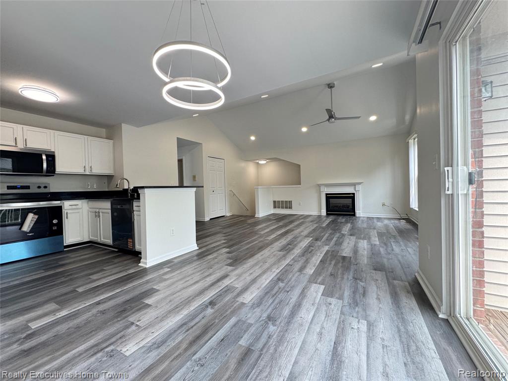 43940 Elm Drive, Sterling Heights, MI 48313 — Photo 8