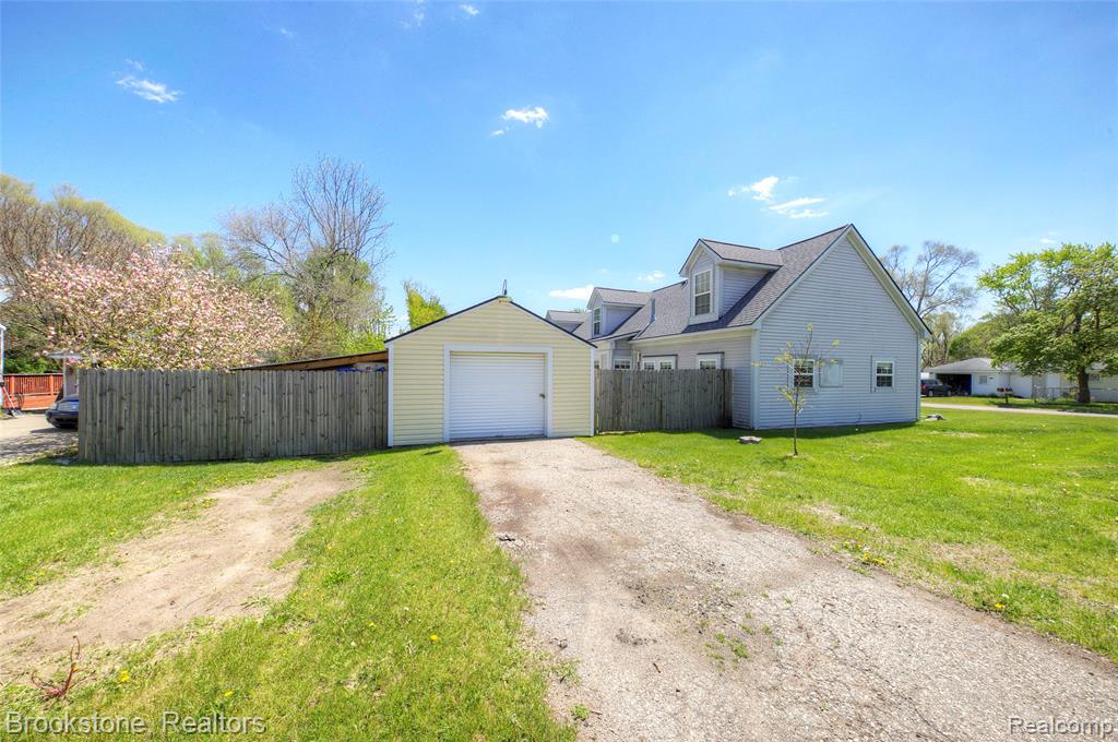 4458 Seeden Street, Waterford, MI 48329 — Photo 5