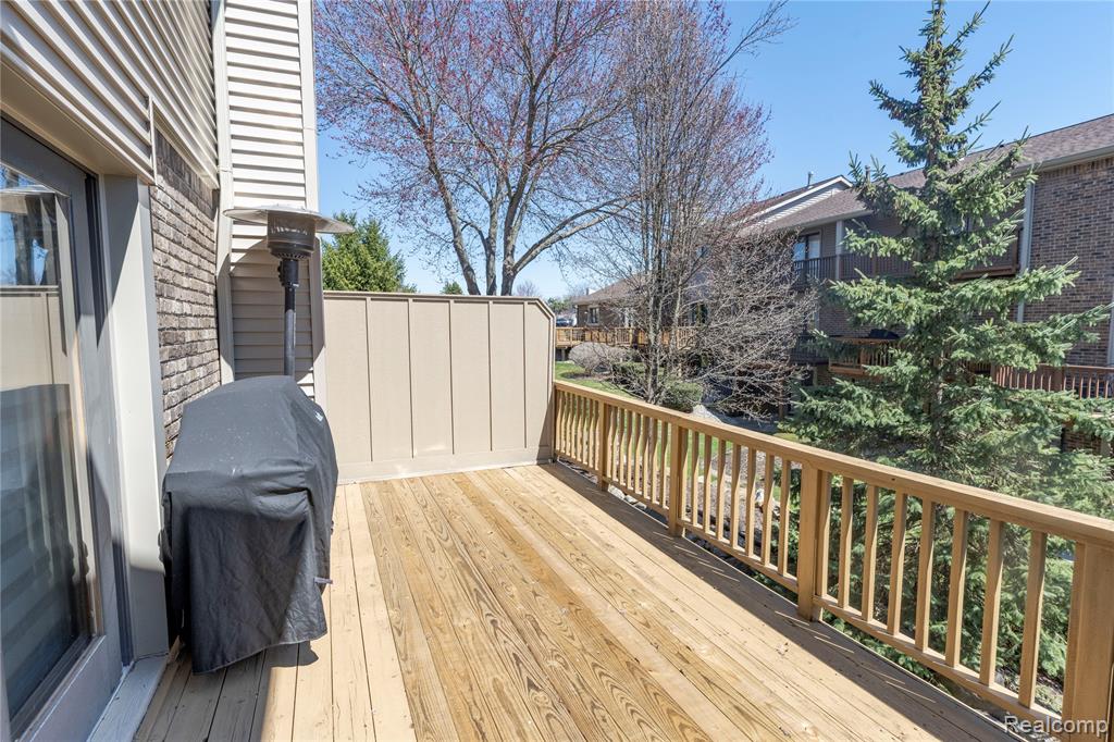 5736 Leeward Court, Clarkston, MI — Photo 12