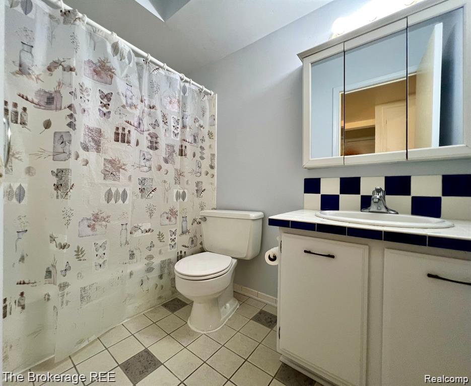 407 W Highland Road, A4, Howell, MI 48843 — Photo 8