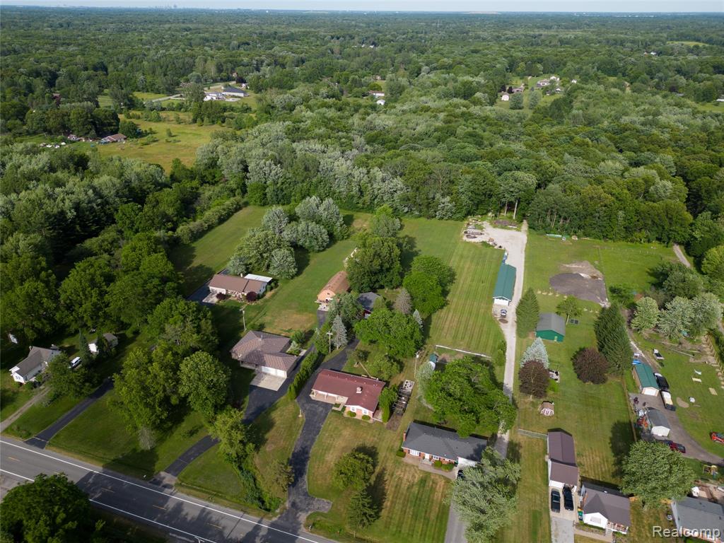 21515 Huron River Drive, New Boston, MI 48164 — Photo 49