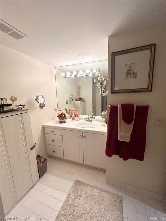 35573 CROSS CREEK N, Farmington Hills, MI 48331 — Photo 79