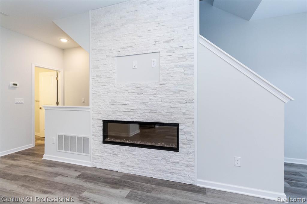 4849 Parkside Lane, Troy, MI 48085 — Photo 9