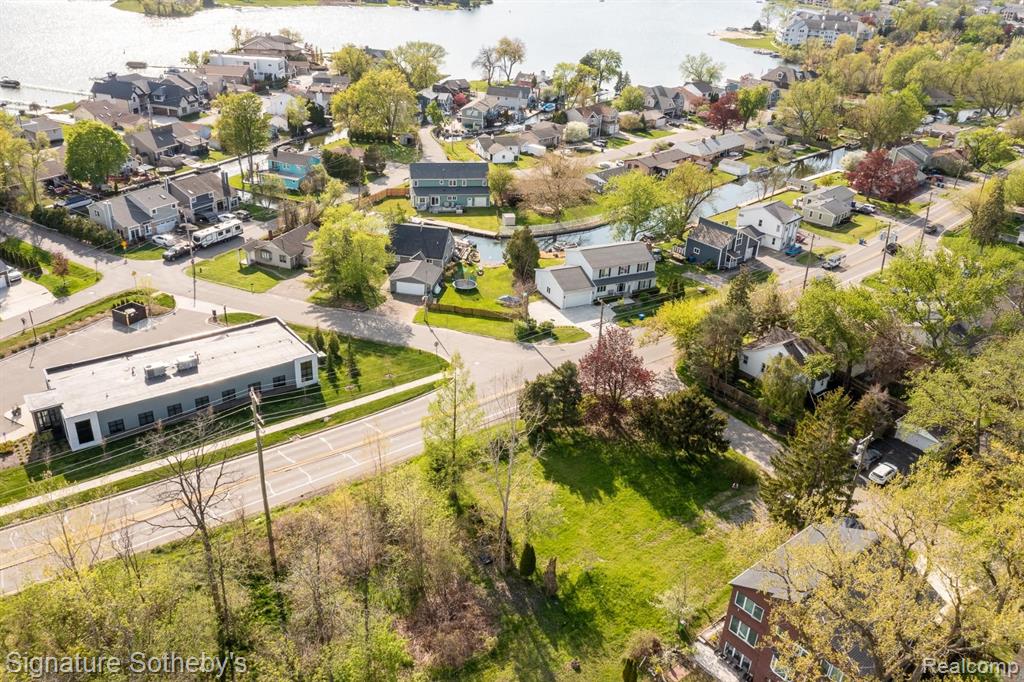 1389 S CASS LAKE Road, Waterford, MI 48328 — Photo 12