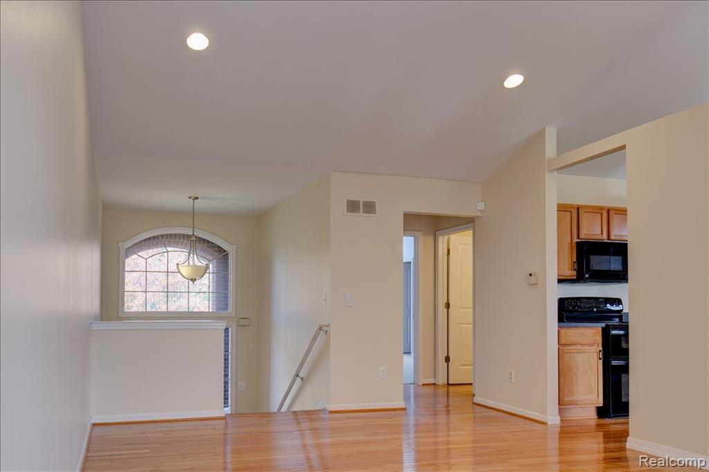 45898 Grant Court, Macomb, MI 48044 — Photo 5