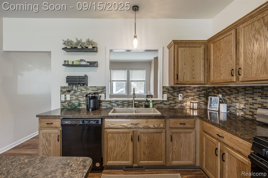 10455 Scarlet Oak Drive, Ypsilanti, MI 48198 — Photo 15