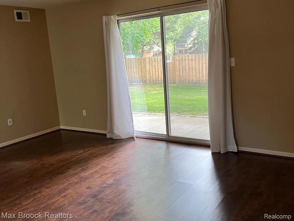 42491 Plymouth Hollow Drive, Plymouth, MI 48170 — Photo 15