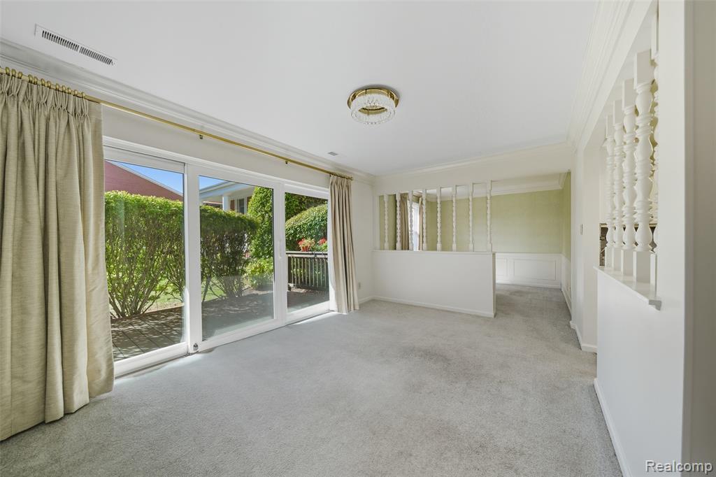 19710 W 13 Mile Road, 108, Beverly Hills, MI 48025 — Photo 17