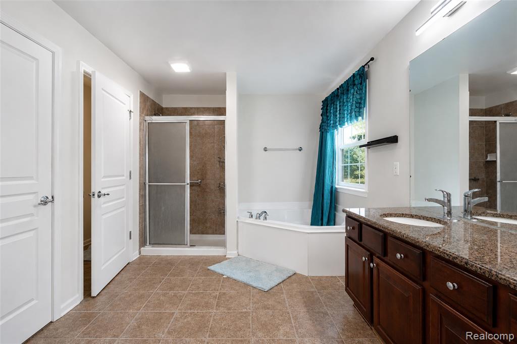 45149 Bartlett Drive, Novi, MI — Photo 40