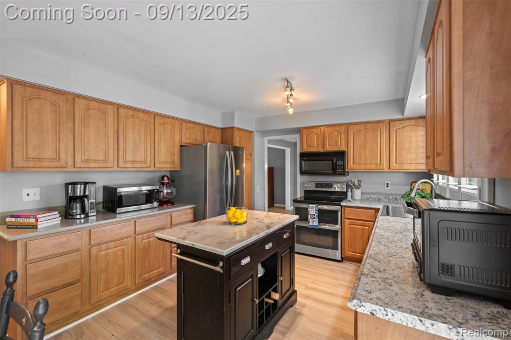 5493 S Piccadilly, West Bloomfield, MI — Photo 8