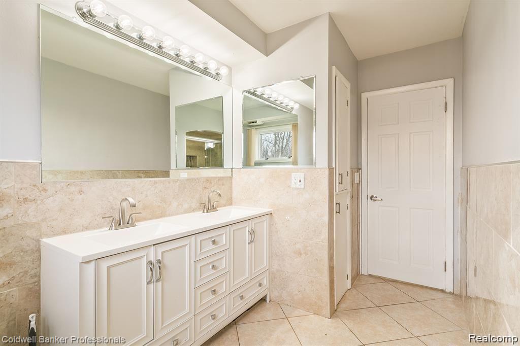 7851 E HAGGERTY Road, Van Buren, MI 48111 — Photo 8