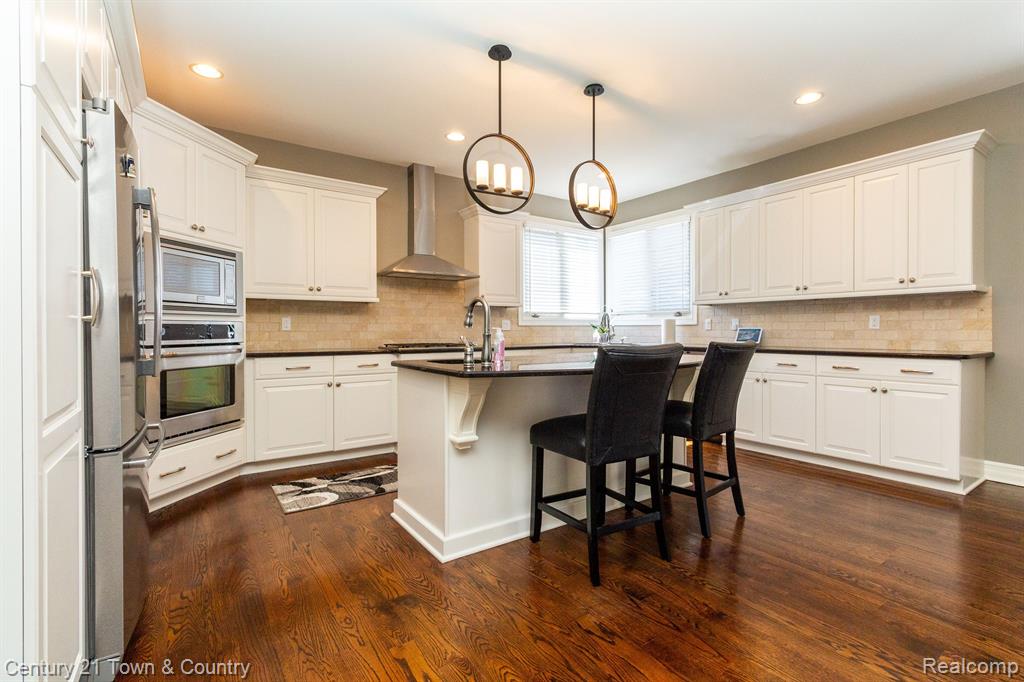 54152 Deer Ridge Court, Rochester, MI 48307 — Photo 17