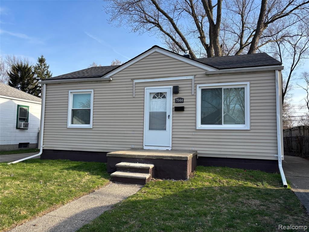 7044 Westminster Avenue, Warren, MI 48091 — front exterior