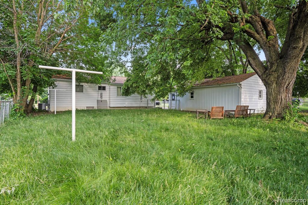 4436 Carmanwood Drive, Flint, MI 48507 — Photo 29