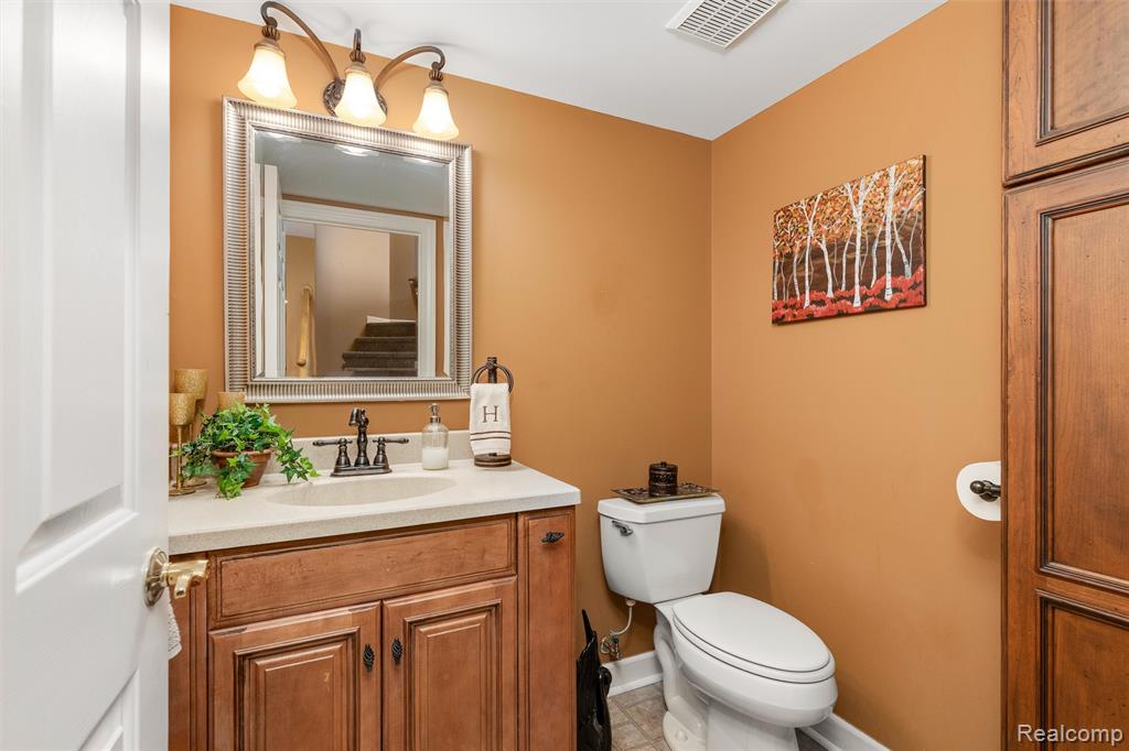 4687 Oakhurst Ridge Road, Clarkston, MI 48348 — Photo 34