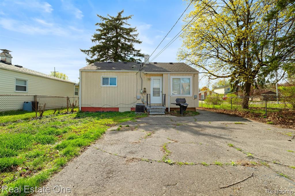 7957 PINE Street, Taylor, MI 48180 — Photo 20
