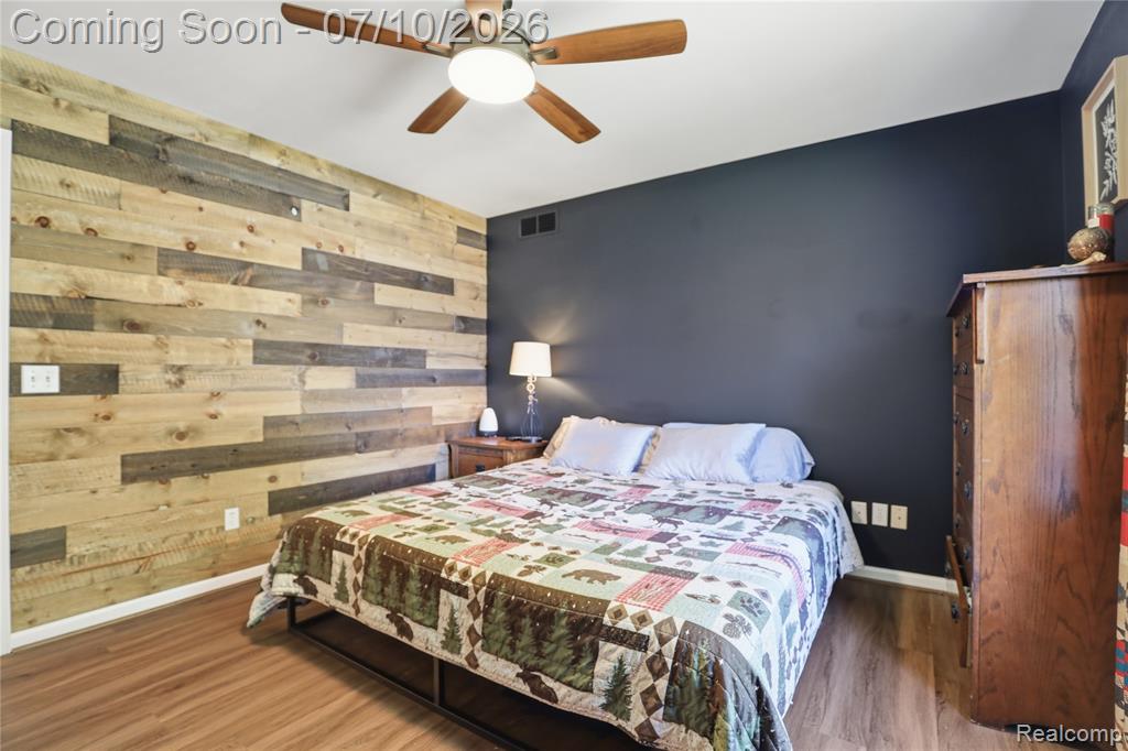 5275 E Maple Avenue, Grand Blanc, MI 48439 — Photo 25