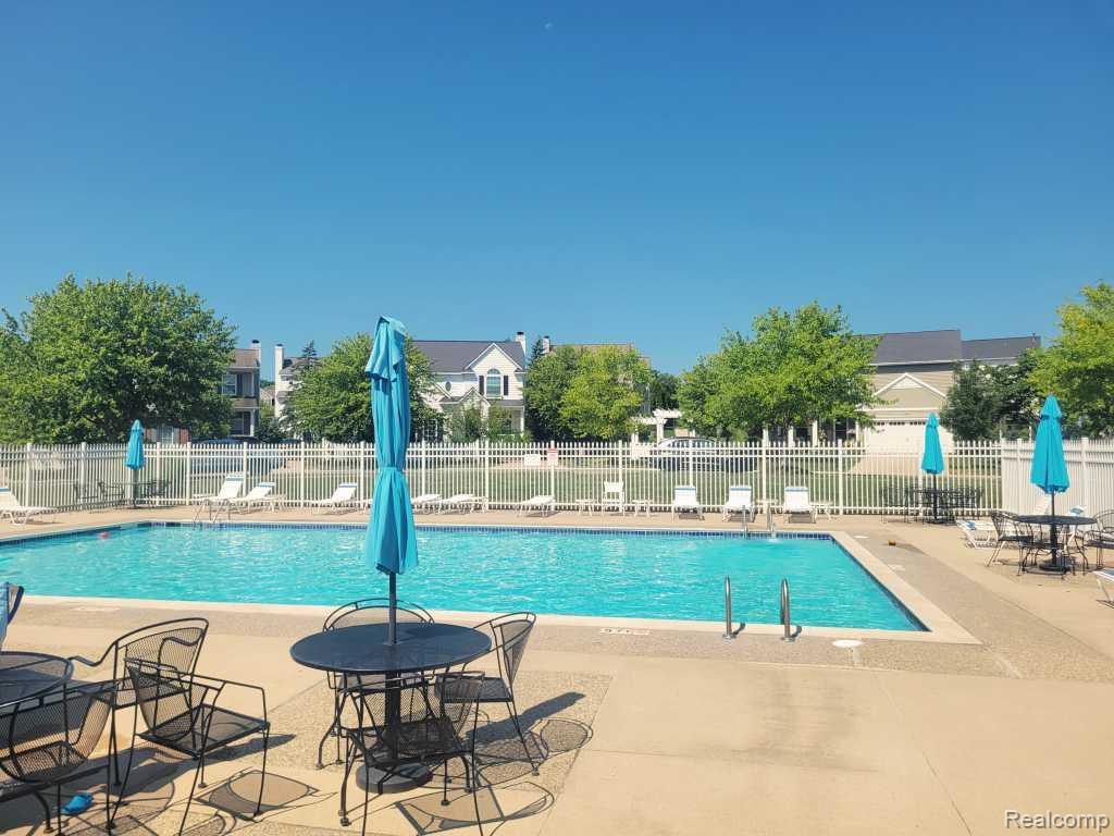 124 Champlain Boulevard, Howell, MI 48843 — Photo 2