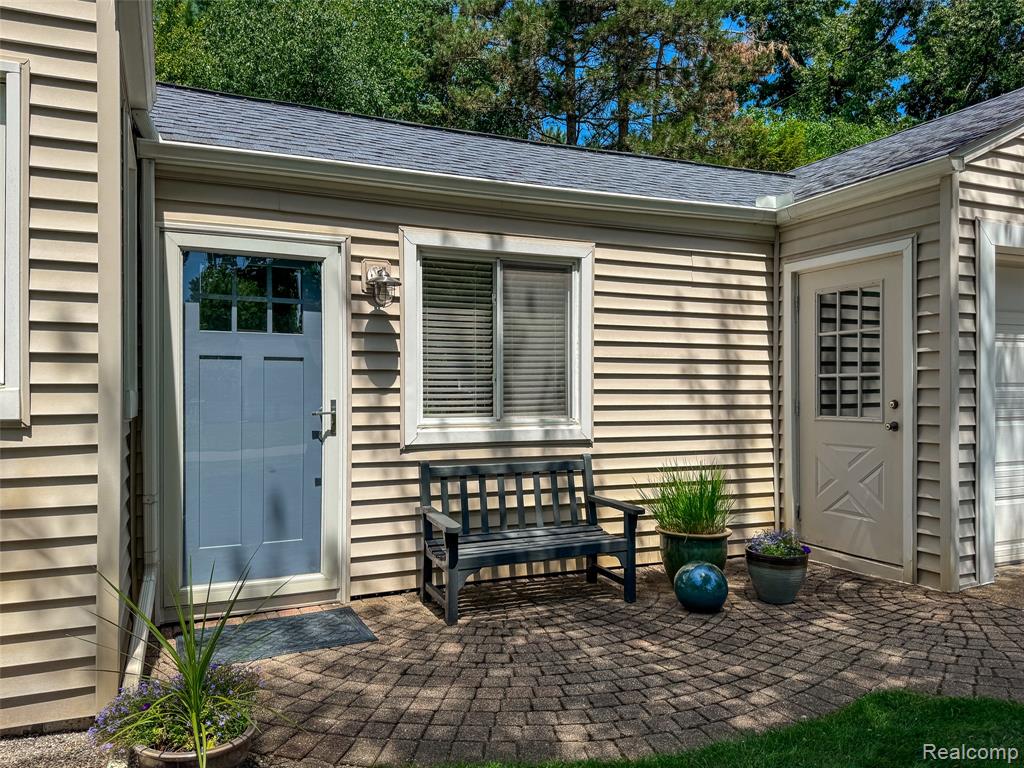 4379 Cedar Avenue, West Bloomfield, MI 48323 — Photo 27