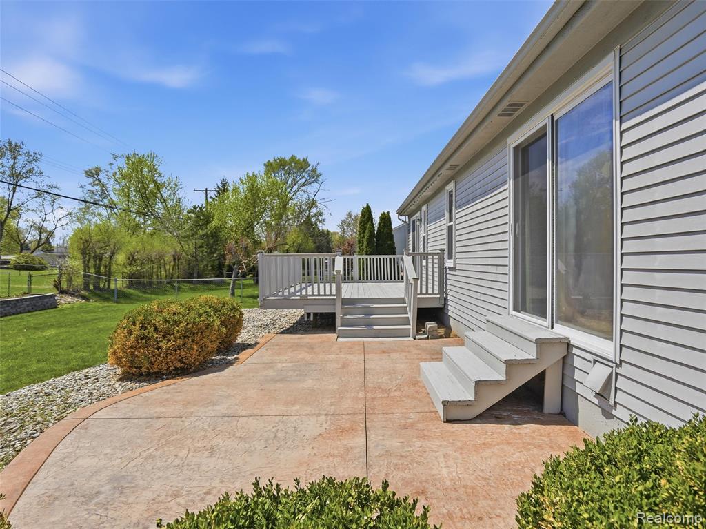 5837 Northridge Circle, Waterford, MI 48327 — Photo 44