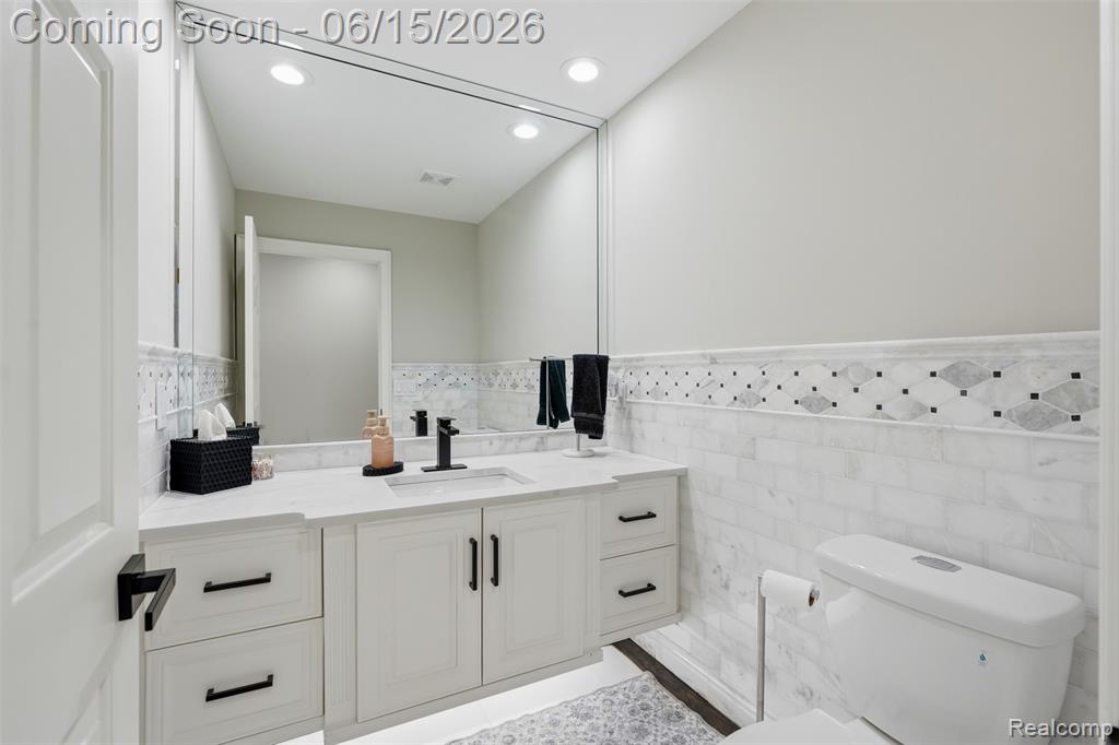 56173 Parkview Drive, Utica, MI 48316 — Photo 18