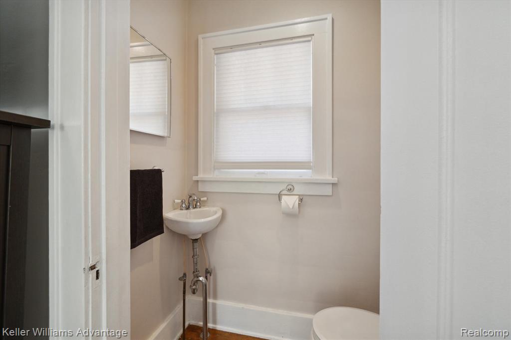 402 E 7th Street, Royal Oak, MI 48067 — Photo 18