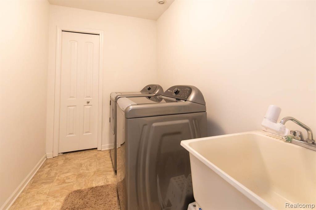 51040 UPLAND VIEW Street, Canton, MI 48188 — Photo 41