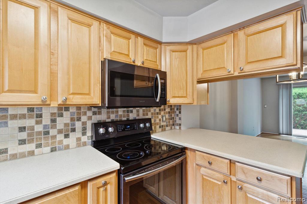 779 KIRTS Boulevard, Troy, MI 48084 — Photo 20