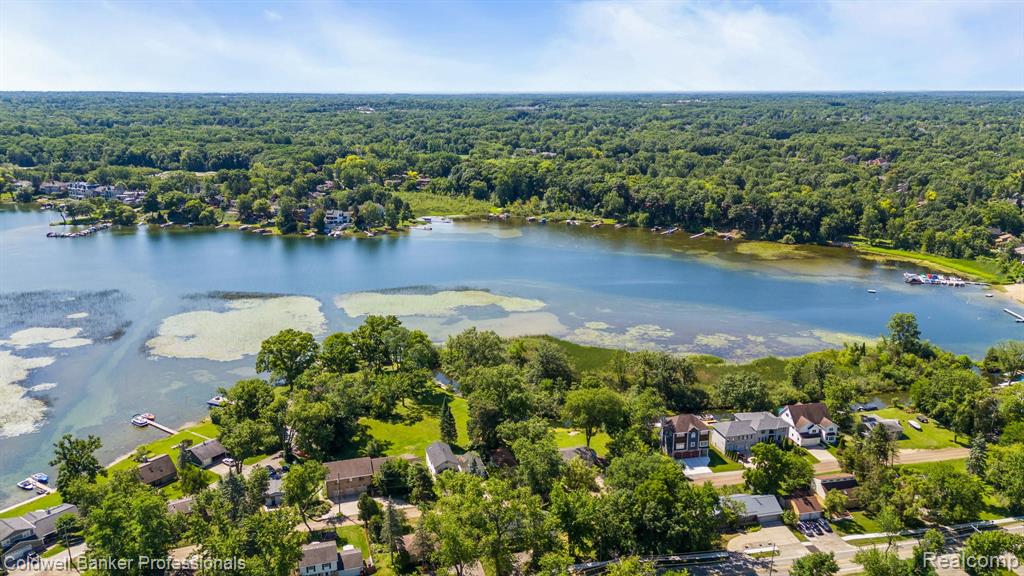 4015 Green Lake Road, West Bloomfield, MI 48324 — Photo 46