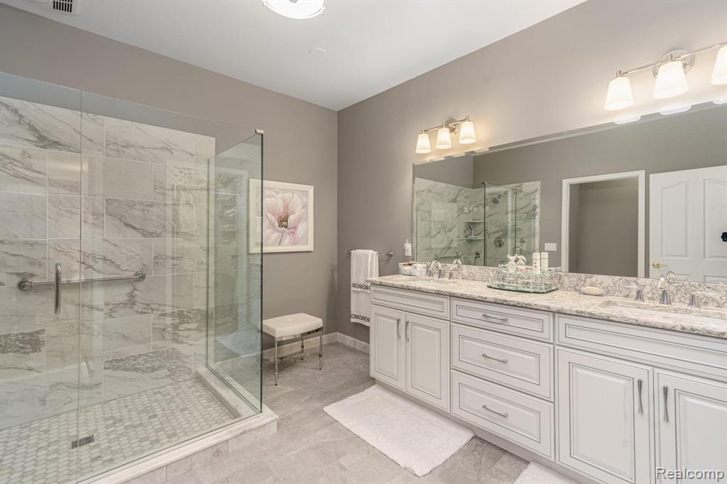 512 WYNGATE Drive, Rochester, MI 48307 — Photo 18