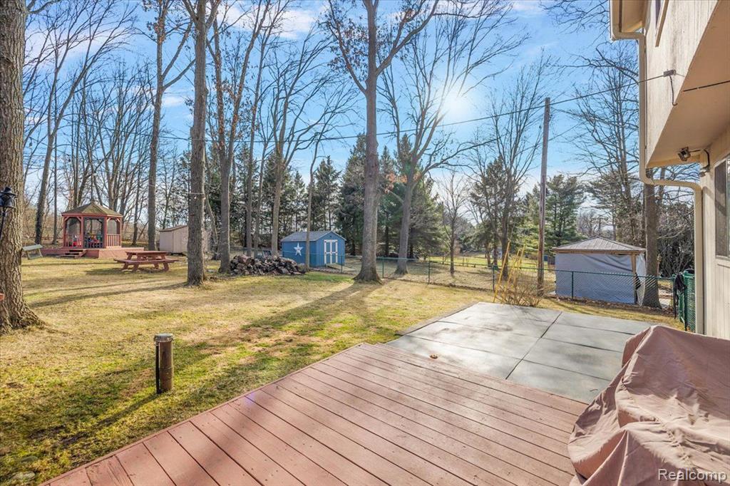 5621 SALLY Road, Clarkston, MI 48348 — Photo 51