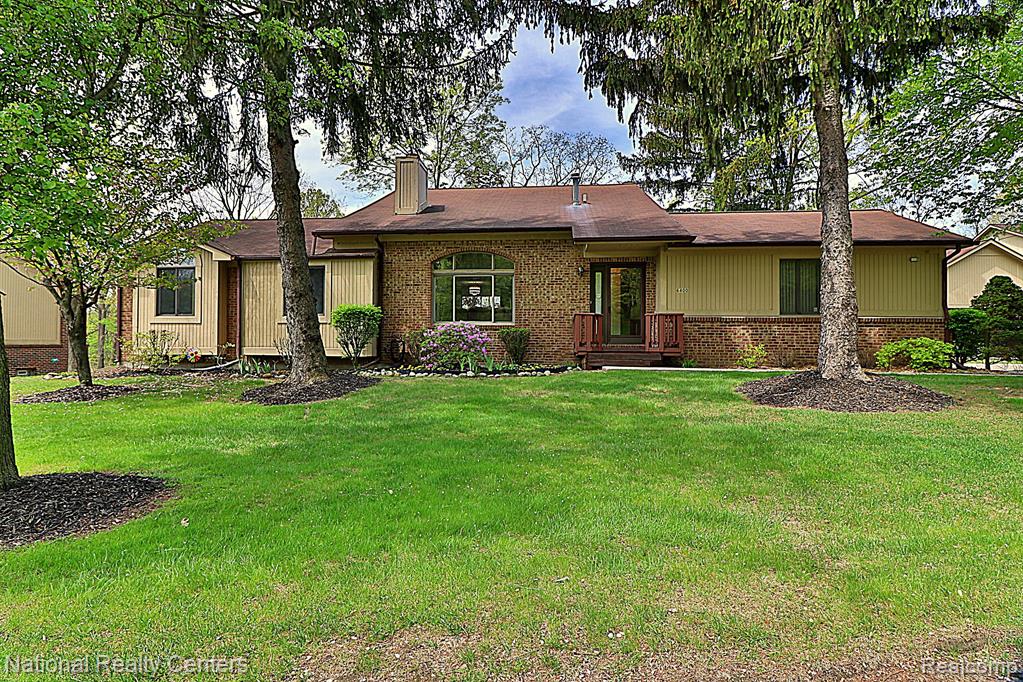 6400 PINECREST, West Bloomfield, MI — Photo 2