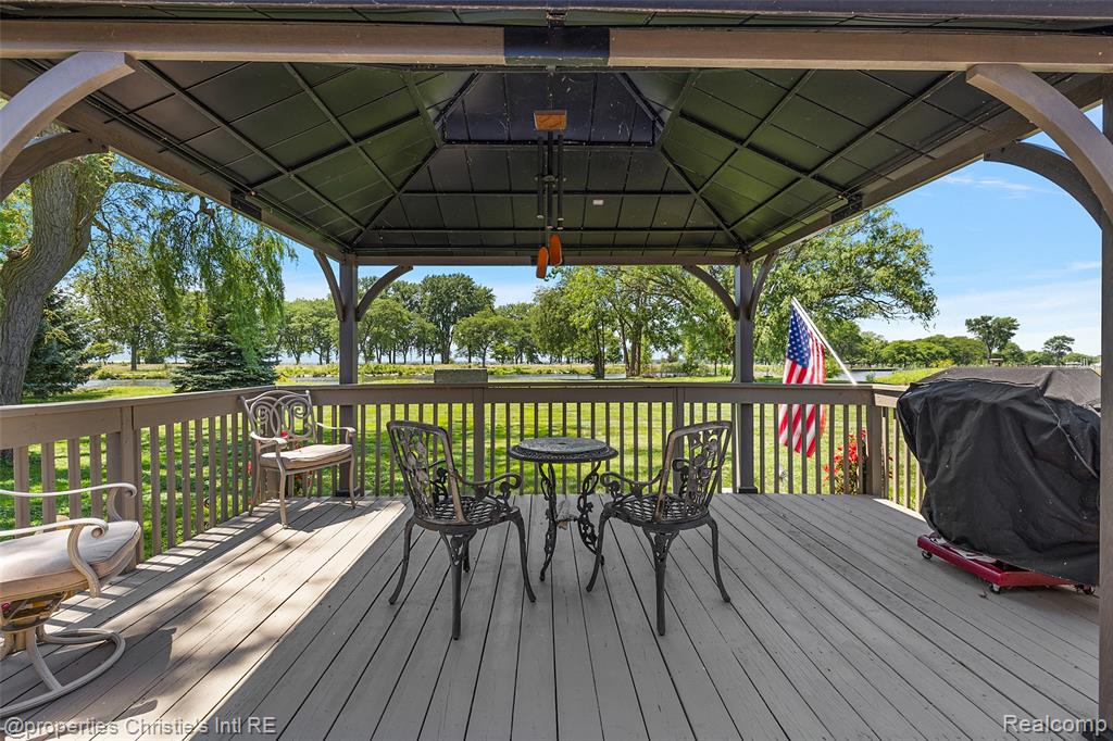 37337 LAKESHORE Drive, Harrison Township, MI — Photo 27