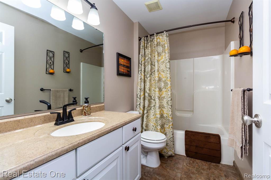 60608 S LYON Trail, South Lyon, MI 48178 — Photo 27