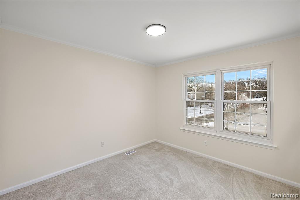 708 Oak View Ln, Milford, MI 48381 — Photo 53