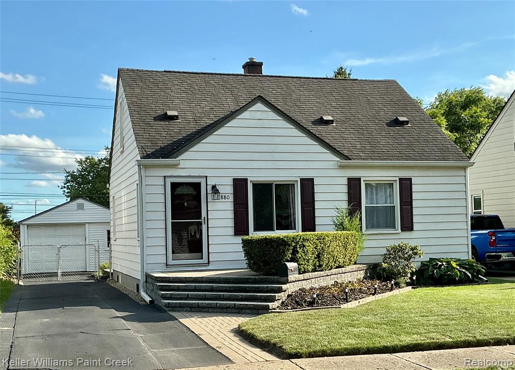 880 E Rowland Avenue, Madison Heights, MI 48071 — Photo 2