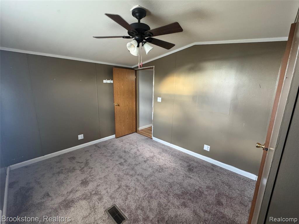 48574 Lakeview E, Shelby Twp, MI 48317 — Photo 10