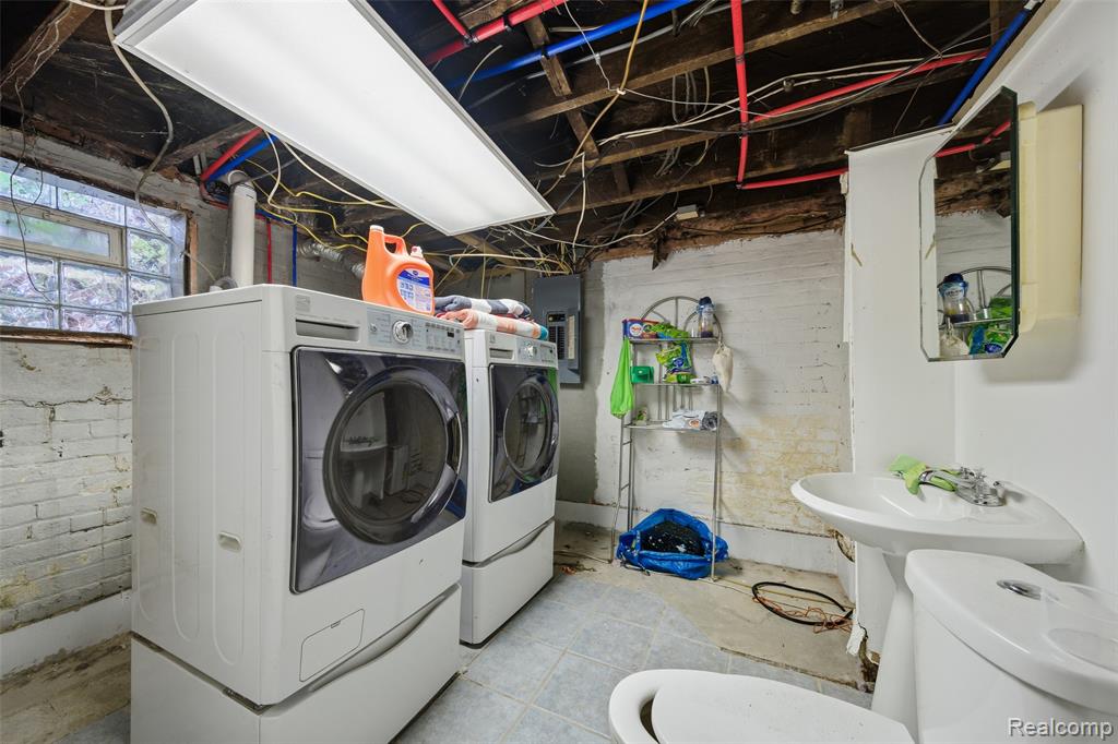991 E Euclid Street, Detroit, MI 48211 — Photo 41