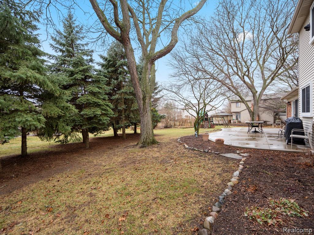 825 DARTFORD PLACE Drive, Rochester Hills, MI 48307 — Photo 32