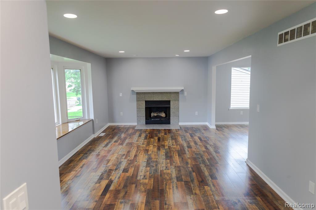 421 Harvey Avenue, Pontiac, MI 48341 — Photo 3