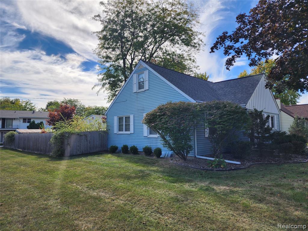 213 E Vates Street, Frankenmuth, MI 48734 — Photo 3
