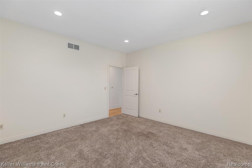37580 Lakeshore Drive, Harrison Township, MI — Photo 35