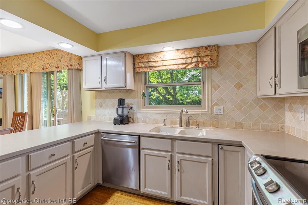 41101 Croydon Court, Northville, MI 48168 — Photo 10