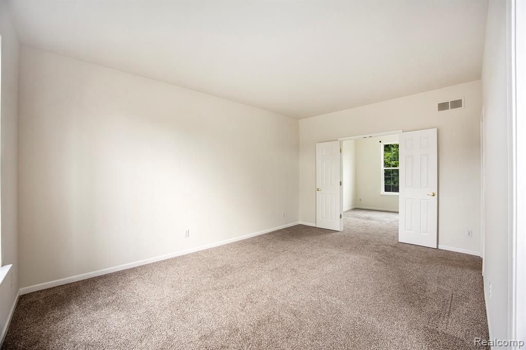 49620 Dunhill Drive, Macomb, MI 48044 — Photo 26