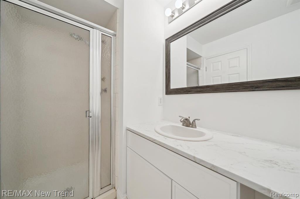 6641 HEARTHSIDE Court, West Bloomfield, MI — Photo 25