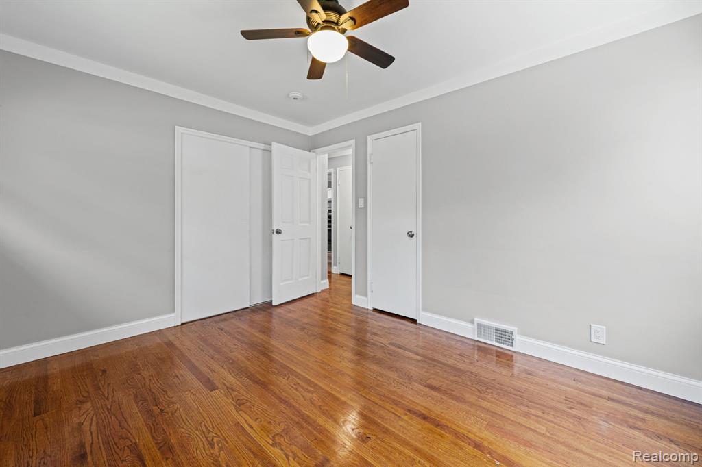 20700 Damman Street, Harper Woods, MI 48225 — Photo 9