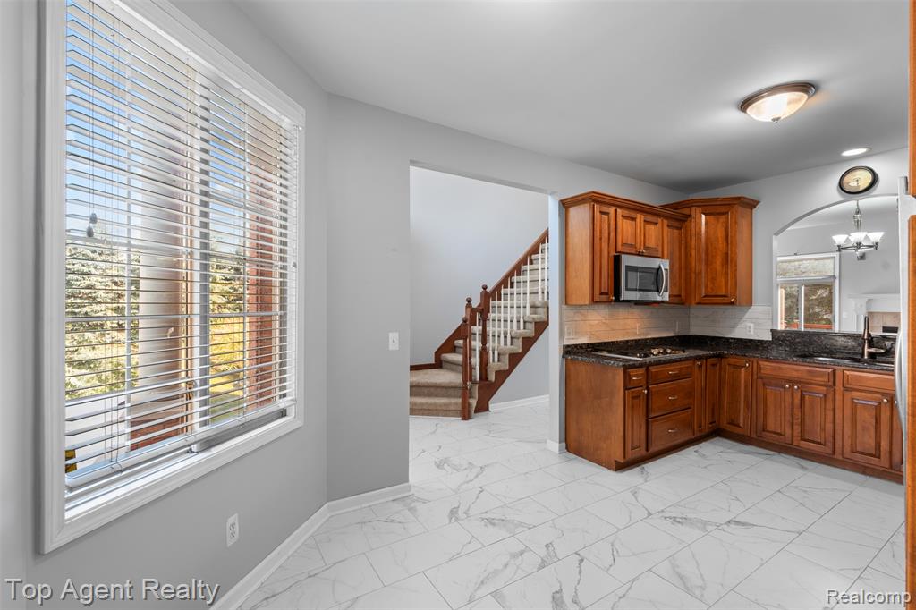 1066 Lorenzo Court, Troy, MI 48085 — Photo 6