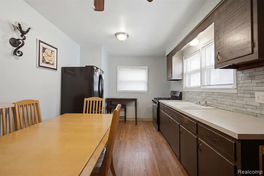 439 Cleveland Avenue, Lincoln Park, MI 48146 — Photo 5
