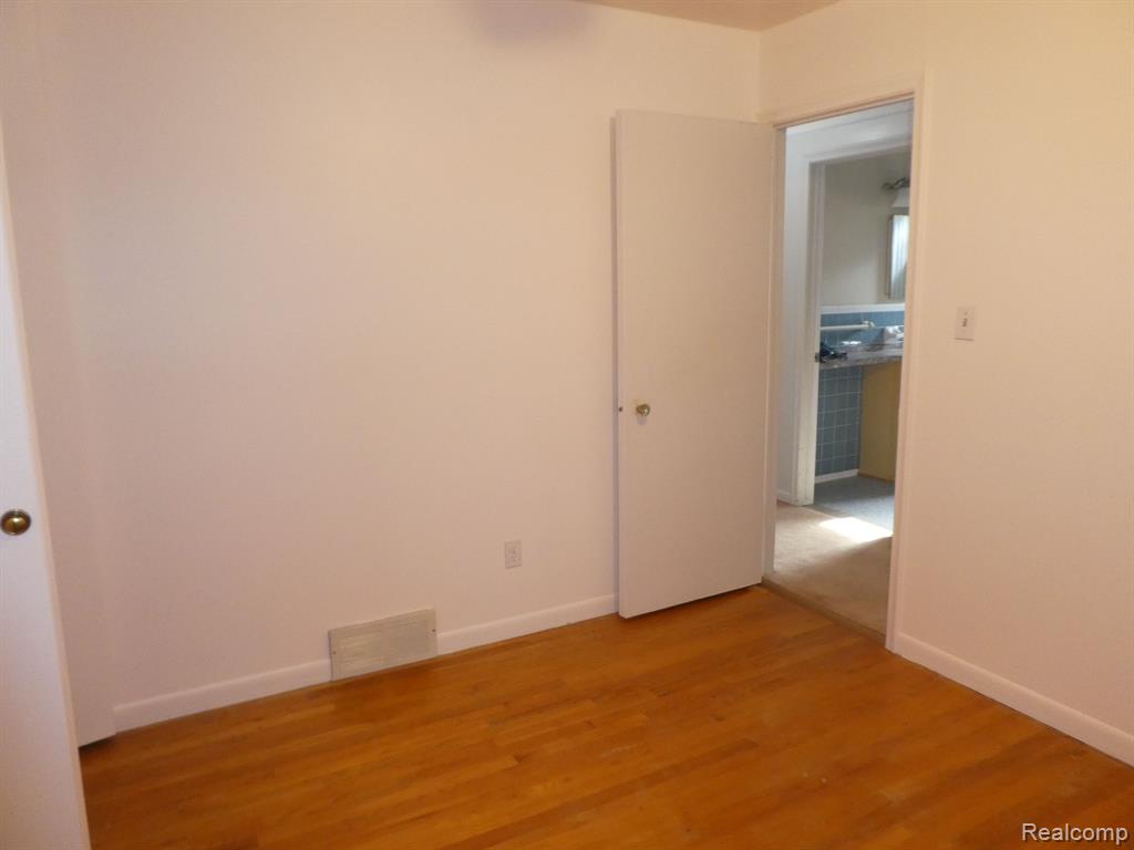 8435 INGRAM Street, Westland, MI — Photo 22